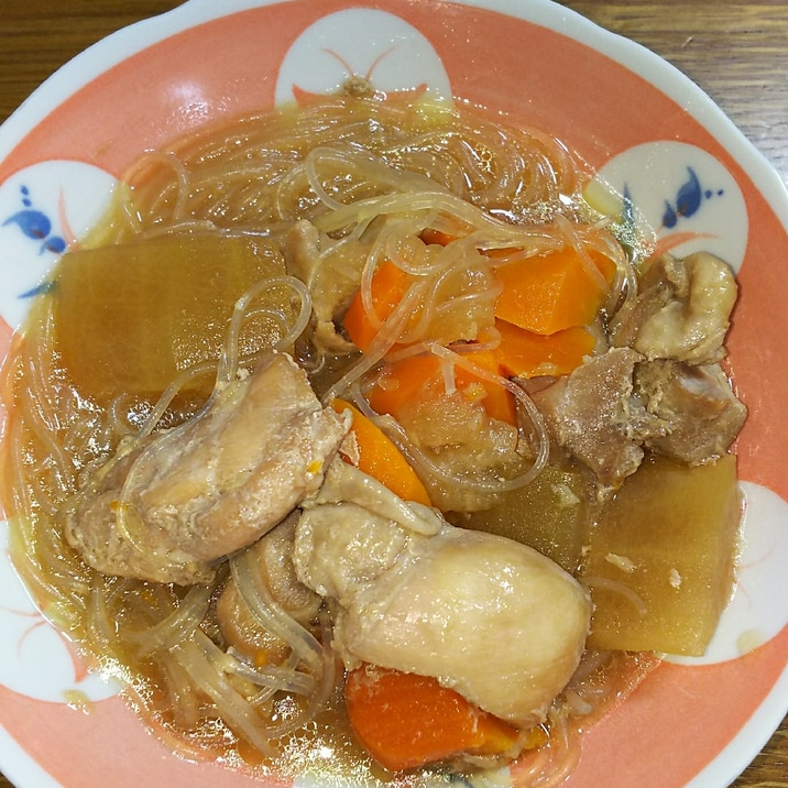 冬瓜と人参と春雨と鶏肉の煮物